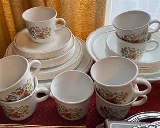 Set of Corelle Dishes