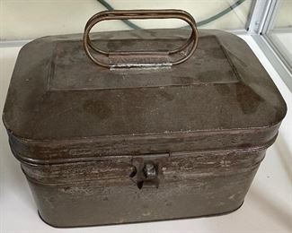 Early Tin Lunch Pail Marked "Favorite"