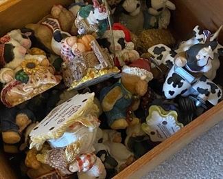 Eenesco Cow Figurines