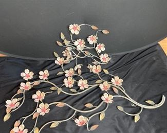 Floral Metal Wall Sculptures
Two (2) floral metal wall sculptures. Brass colored leaves, pink/white flowers. Larger piece: H30" x W47" x D4.5" Smaller piece: H22" x W18" x D8". They do show sign of aging.
