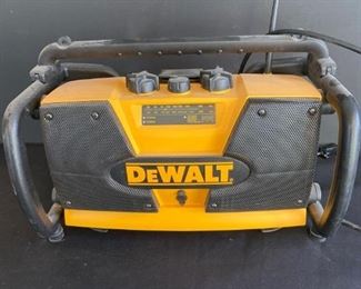 DeWalt Radio
DeWalt AM/FM portable radio. Powers on, H18" x W18".