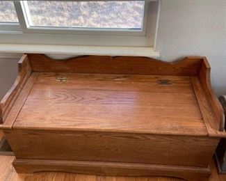 Cedar Chest
Wooden cedar chest (no manufacture or markings visible). H21" x W41" x D18". Appears to be solid wood. Dirty w/scratches & possible water stains.