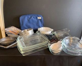 Pyrex & Anchor Hocking Bakeware
Twelve (12) or more glass Pyrex &/or Anchor Hocking Cake/Pie/Baking Dishes in used condition. One (1) Pyrex Portables to Go case with cold pac; one (1) Corning small (1L) brown glass saucepan; metal cake pan, baking tray, springform pan, etc. Used condition.