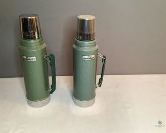 Aladdin Stanley Thermos
Two (2) Thermos quart size. Good used condition.