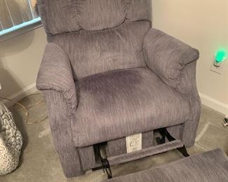 Like new With Tag, LayZBoy Reclining Chair