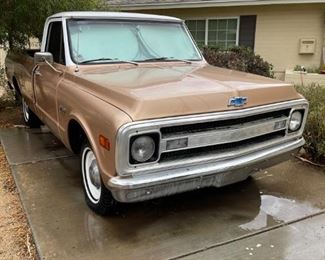 1969 CHEVY C10! CLEAN BODY  AND INTERIOR!
