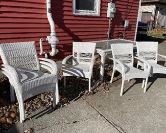 Outdoor patio table and 6 chairs by Martha Stewart