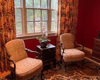 Antique Queen Anne chairs set of 4
English bar on stand and drapes and rug all for sale