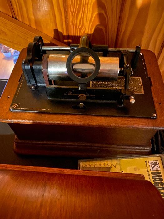 Thomas Edison Standard Phonograph (with crank and rolls)