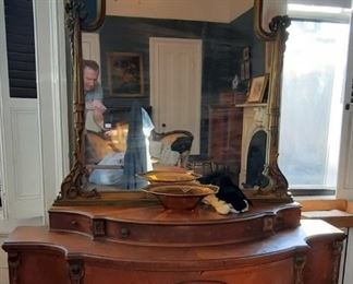 Bedroom suite  -  dressing table with grand mirror  - pure magic! 