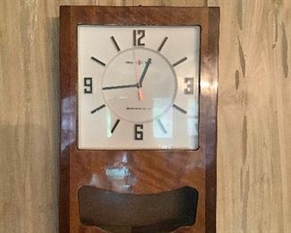 Aae018 Wood Wall Clock By Kong Do Clock Company
