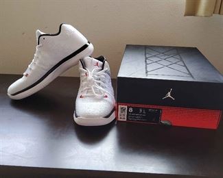AAE030 - Nike Air Jordan XXXI Low Chicago Bulls 897564-101 in Box