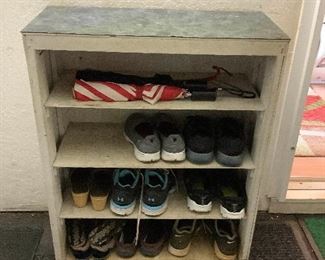Aae094 Shoe Cabinet & Various Shoes