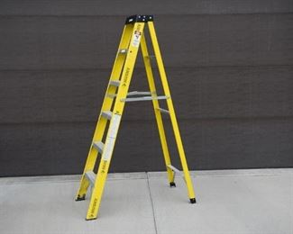 Husky 6 Ft Fiberglass Ladder