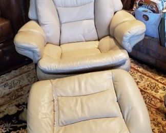 Leather Swival Rocking Lounge Chair with Ottoman
