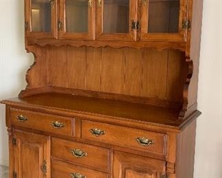 Vintage Young Republic Solid Maple Dining Table w Chairs, Hutch