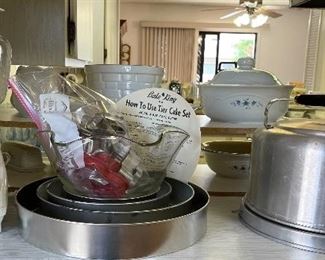 Vintage Cake Cover, Blender