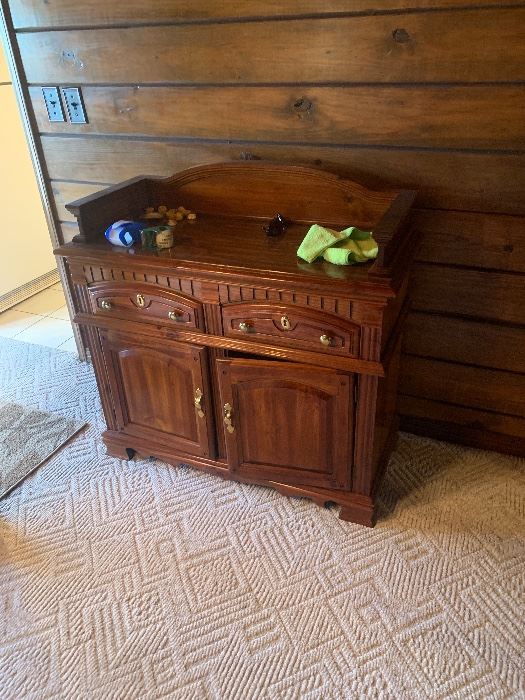 INSIDE ESTATE SALE in Haleyville, AL starts on 12/10/2021