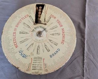 Boye shuttle and bobbin display holder