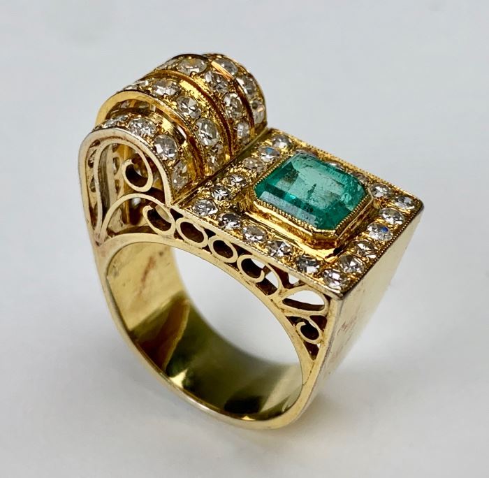 14k White Gold Ring (Yellow Gold Plated) with Emerald - Lot 80