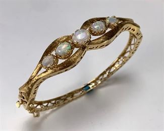 14k Yellow Gold Bangle with 5 Opals - Lot 110