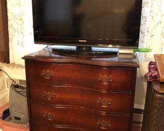 Small Chest of Drawers and Flat Screen TV
