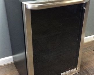 FRIGIDAIRE WINE COOLER