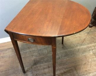 VINTAGE DROP LEAF END TABLE