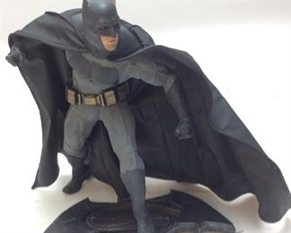 DC COLLECTIBLES BATMAN DAWN OF JUSTICE
PORCELAIN STATUE WITH ORIGINAL BOX