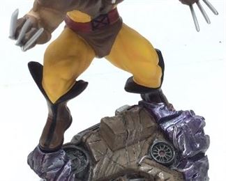 MARVEL COMICS KOTOBUKIYA WOLVERINE
LIMITED EDITION 1182 OF 3300 WITH ORIGINAL BOX
AND COA GENTLE GIANT CARD 352 OF 1000