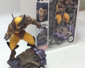 MARVEL COMICS KOTOBUKIYA WOLVERINE
LIMITED EDITION 1182 OF 3300 WITH ORIGINAL BOX
AND COA GENTLE GIANT CARD 352 OF 1000