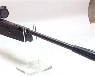 CROSMAN FIRE PELLET RIFLE w SCOPE