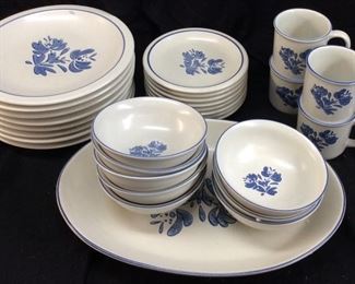 PFAALTZGRAF DINNERWARE SET