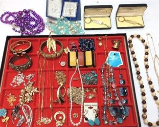 ASSORTED COSTUME JEWELRY