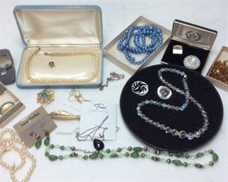 VINTAGE COSTUME JEWELRY