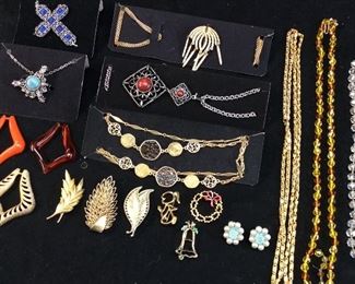 VINTAGE COSTUME JEWELRY