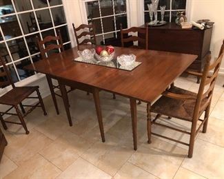 Very nice antique table with 8 chairs