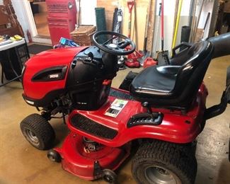 Great running lawnmower with bagger