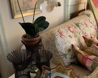 home decor & mid cent art glass swan