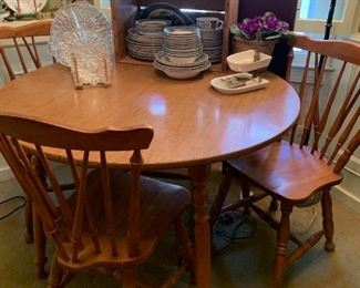 Nice small dining table with 4 chairs