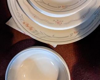 Corelle dish set