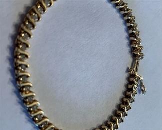 14 kt / Diamond Tennis Bracelet $ 524.00 - 14 Grams