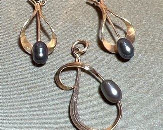 022 Black Pearl Earrings  Pendant