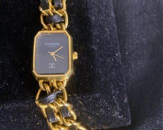 215 Chanel Swiss Made Quartz Ladies Watch