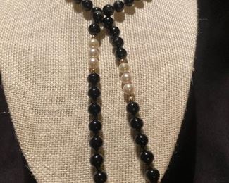 262 Pearl And Agate Necklace
