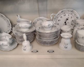 Bavarian Chine Blue Garland 