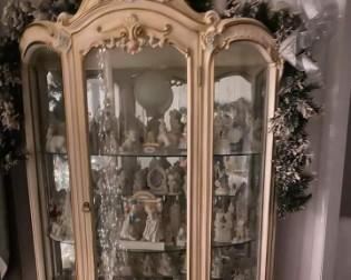 Regency Gold Guilded with Beveled glass