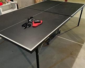 Fold up ping-pong table