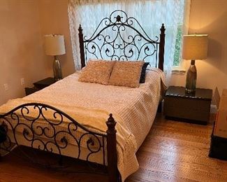 Iron and wood bed 