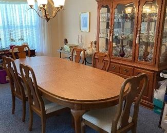 Queen Anne Dining room set/6 chairs